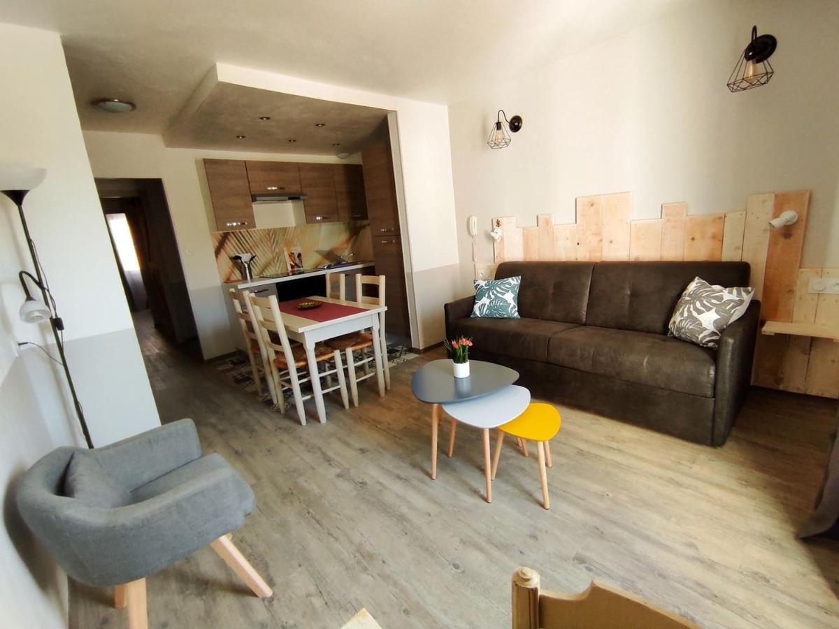 Logis Le Nid Du Pont De Gau Aparthotel Saintes-Maries-de-la-Mer Kültér fotó
