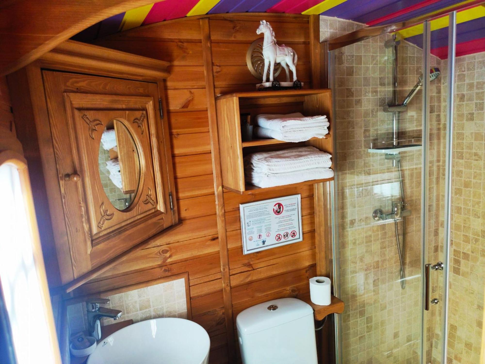Logis Le Nid Du Pont De Gau Aparthotel Saintes-Maries-de-la-Mer Szoba fotó