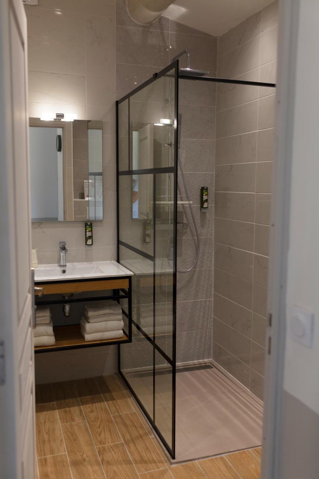 Logis Le Nid Du Pont De Gau Aparthotel Saintes-Maries-de-la-Mer Szoba fotó