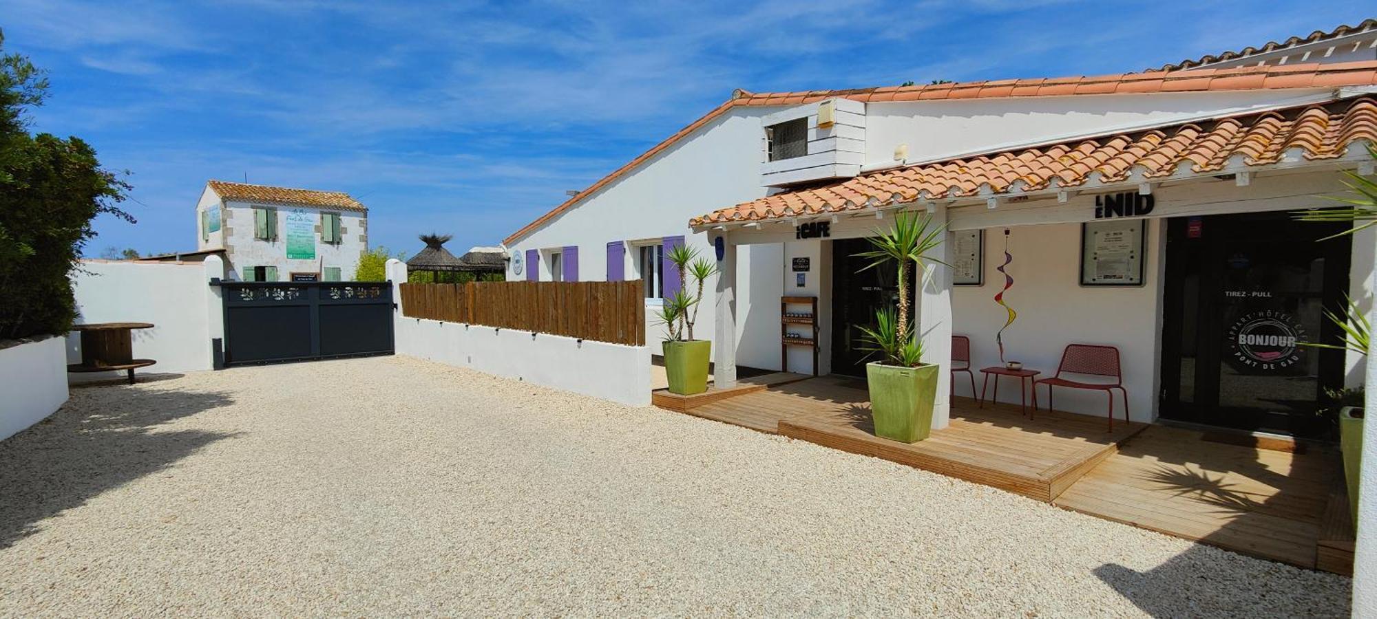 Logis Le Nid Du Pont De Gau Aparthotel Saintes-Maries-de-la-Mer Kültér fotó