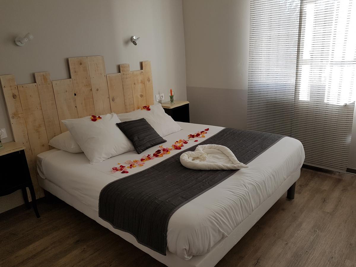 Logis Le Nid Du Pont De Gau Aparthotel Saintes-Maries-de-la-Mer Kültér fotó